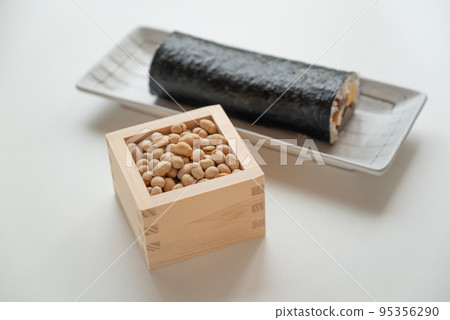 Beans and Eho-maki rolls essential for Setsubun 95356290