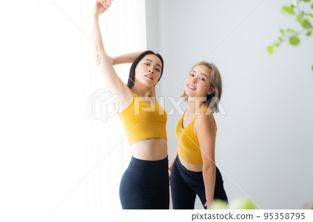 運動服雙胞胎 運動服雙胞胎 95358795