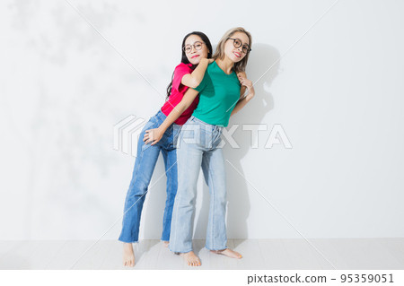 Colorful T-shirt Twins Colorful T-shirt Twins 95359051