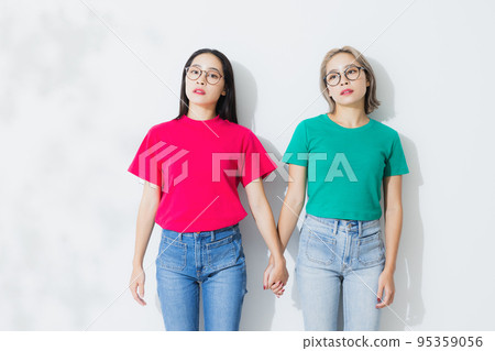 Colorful T-shirt Twins 95359056