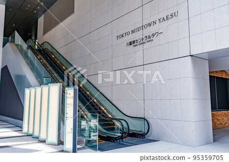 [Urban scenery of Tokyo] Urban scenery around Tokyo Midtown Yaesu 95359705