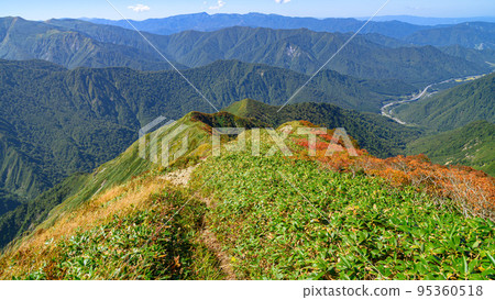 谷川山脈的絕景,山。 谷川山脈的絕景,山。 95360518