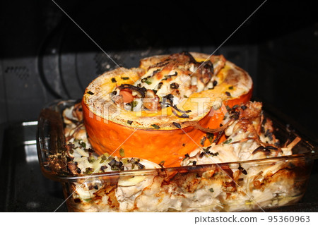 Piping Hot Gratin Hot Pumpkin 95360963