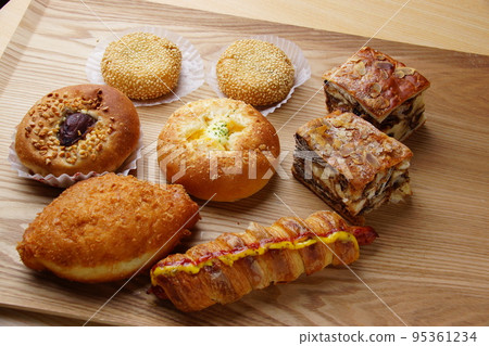 Confectionery bread prepared dish 95361234