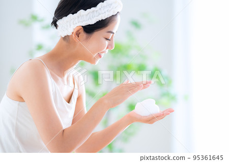 Face wash woman beauty beauty cleansing Face wash woman beauty beauty cleansing 95361645