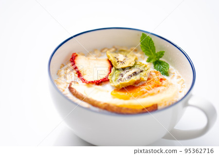 Overnight oats Overnight oats 95362716