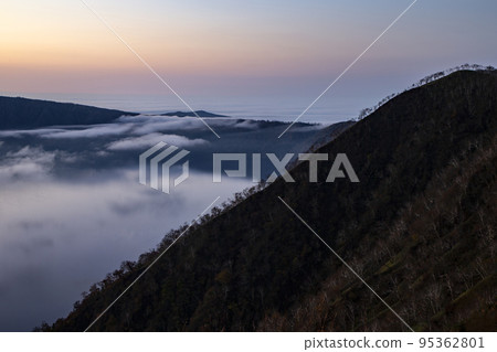 Lake Mashu of the fog Lake Mashu of the fog 95362801