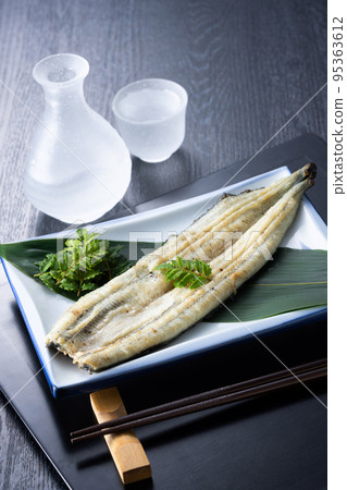 白烤鰻魚 白烤鰻魚 95363612