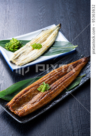 鰻魚烤和Kabayaki 95363632
