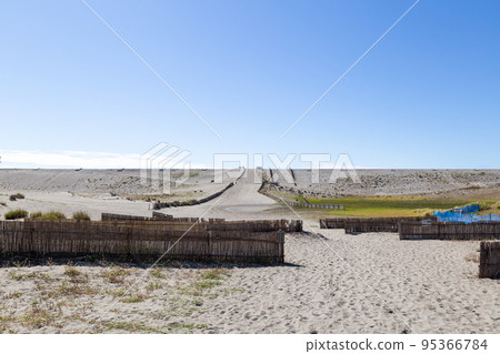 Seawall of Nakatajima Sand Dunes 95366784