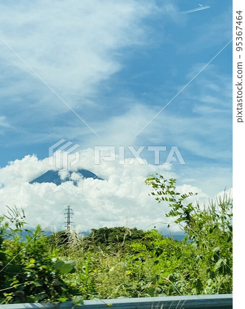Mount Fuji and clouds Mount Fuji and clouds 95367464