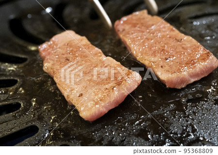 多汁的高級烤肉 黑毛和牛 [飛驒牛] 上等排骨 95368809