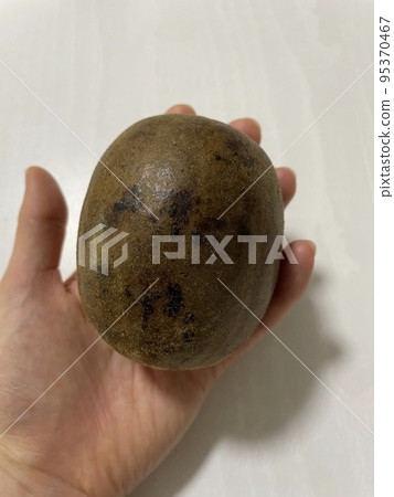 Rakanka and hands Rakanka and hands 95370467