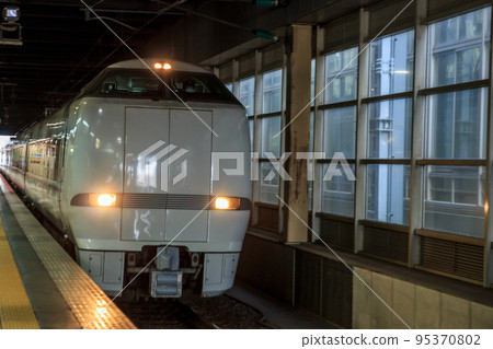 石川縣金澤站往返列車風景 95370802