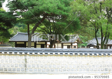Autumn trip, Jeondong Cathedral, Gyeonginjeon, Jeonju Autumn trip, Jeondong Cathedral, Gyeonginjeon, Jeonju 95370985