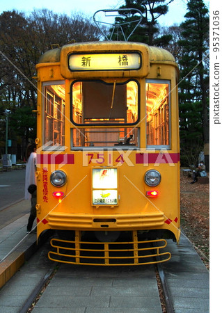 Edo-Tokyo Open Air Architectural Museum, lights on streetcars [Koganei City, Tokyo] 95371036