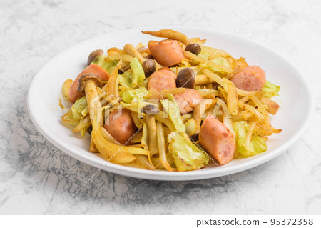 Wiener and vegetable curry stir-fry Wiener and vegetable curry stir-fry 95372358