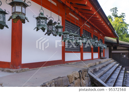 Kasuga Taisha Shrine Row of fishing lanterns 95372568