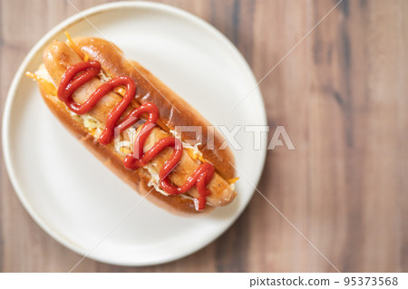 Handmade hot dog 95373568
