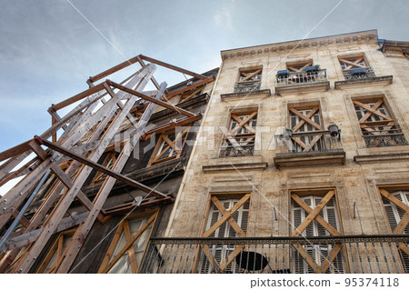 Securing old buildings in the city Securing old buildings in the city 95374118