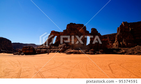 Abstract Rock formation at Boumediene , Tassili nAjjer national park, Algeria 95374591