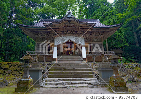 Aomori Towada Shrine Worship Hall in the forest 95374708