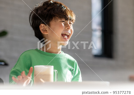 Child Lifestyle Parenting Organic Milk Health 95377278