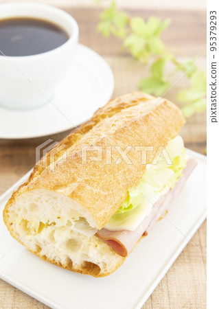 delicious baguette sandwich 95379293