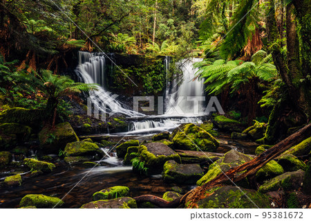 Horseshoe Falls in Mt Field National Park Tasmania Australia Horseshoe Falls in Mt Field National Park Tasmania Australia 95381672