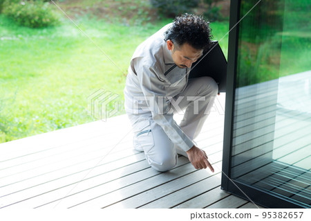 Worker inspection Worker inspection 95382657