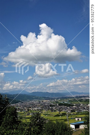 Obasute Chorakuji Temple, also known as a famous place for viewing the moon, where the rice terraces and Basho also visited 95382779