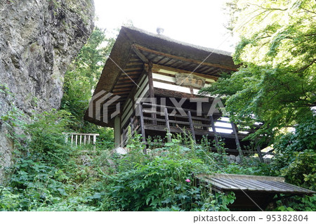 Obasute Chorakuji Temple, also known as a famous place for viewing the moon, where the rice terraces and Basho also visited 95382804