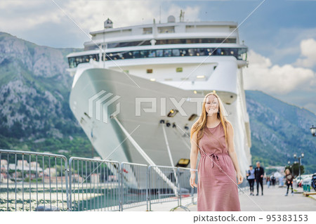 Young woman ready to travel on cruise ship Young woman ready to travel on cruise ship 95383153