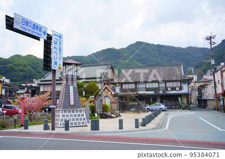 Townscape of Hinagu Onsen (Yatsushiro City, Kumamoto Prefecture) 95384071