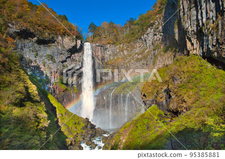 A rainbow over Kegon Falls 95385881