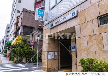 Tokyo cityscape in Japan Tokyo Metro Ginza Line Tawaramachi Station Elevator entrance (to Asakusa) Tokyo cityscape in Japan Tokyo Metro Ginza Line Tawaramachi Station Elevator entrance (to Asakusa) 95386106