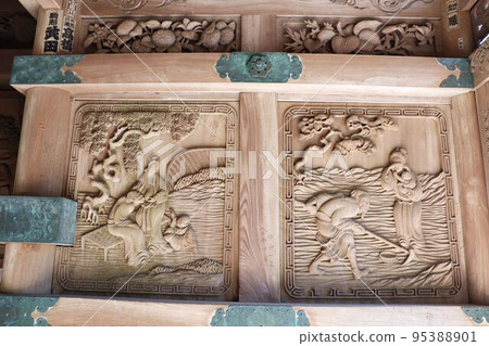 Kusuhara Hachimangu Shrine Sculpture of Nandaimon (Higurashi Gate) 95388901