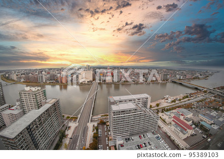 Niigata City Bandai to Bandai Bridge and Niigata Island direction (Furumachi) cityscape 95389103