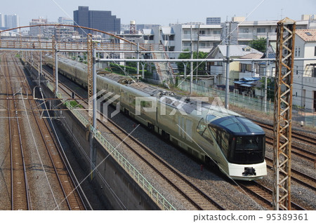 Tohoku Main Line near Urawa Shikishima E001 4 Tohoku Main Line near Urawa Shikishima E001 4 95389361