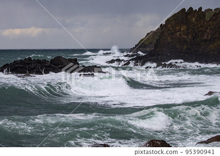 Wave of the Japan Sea Wave of the Japan Sea 95390941