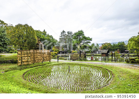 Hida no Sato (rainy weather) Kurumada in autumn 95391450