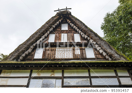 秋天的飛騨之鄉（陰雨天氣） 95391457