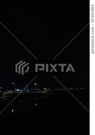 Sea, illumination, night sky 95391964