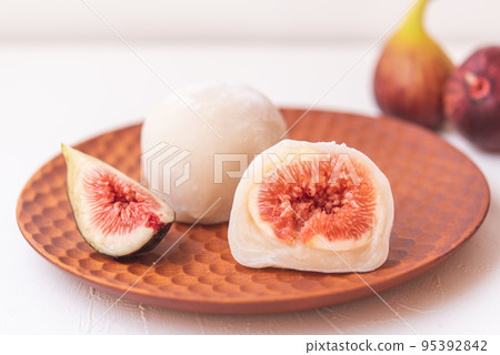 木板上的無花果大福橫截面 95392842