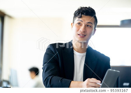 商務,上班族,男,商人,男員工,會議,個人電腦,兩人,PC,企業形象 商務,上班族,男,商人,男員工,會議,個人電腦,兩人,PC,企業形象 95393167