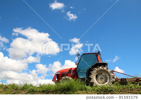 秋天的天空和農具 秋天的天空和農具 95393379