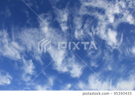天空風景/清爽的藍天和蒼白的雲 天空風景/清爽的藍天和蒼白的雲 95393435