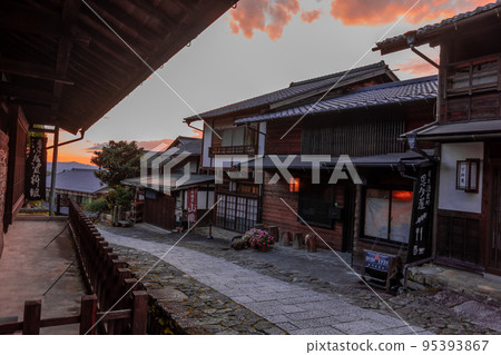 [岐阜縣]馬籠宿的夜景 95393867