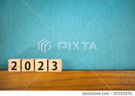 2023 (copy space) 95393876