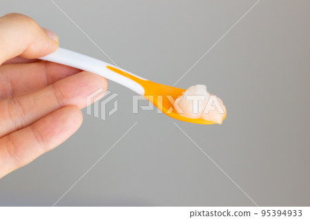 使用大米的嬰兒食品 95394933